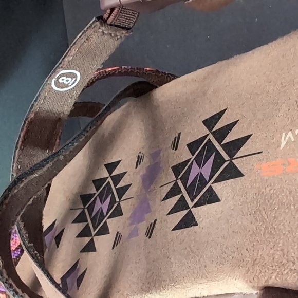 Sketchers Regay Slim Woman's Brown/Purple Sandals,size 8. - Picture 6 of 9